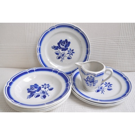 ASSIETTES vintage "FLEURS BLEUES" (X8) et POT à LAIT