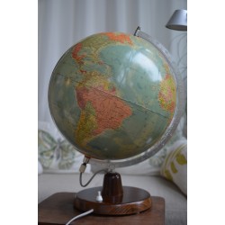 GLOBE TERRESTRE LUMINEUX DE PAUL RÄTH (1978)