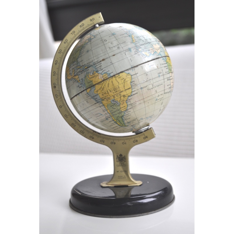Globe terrestre vintage en métal malraux
